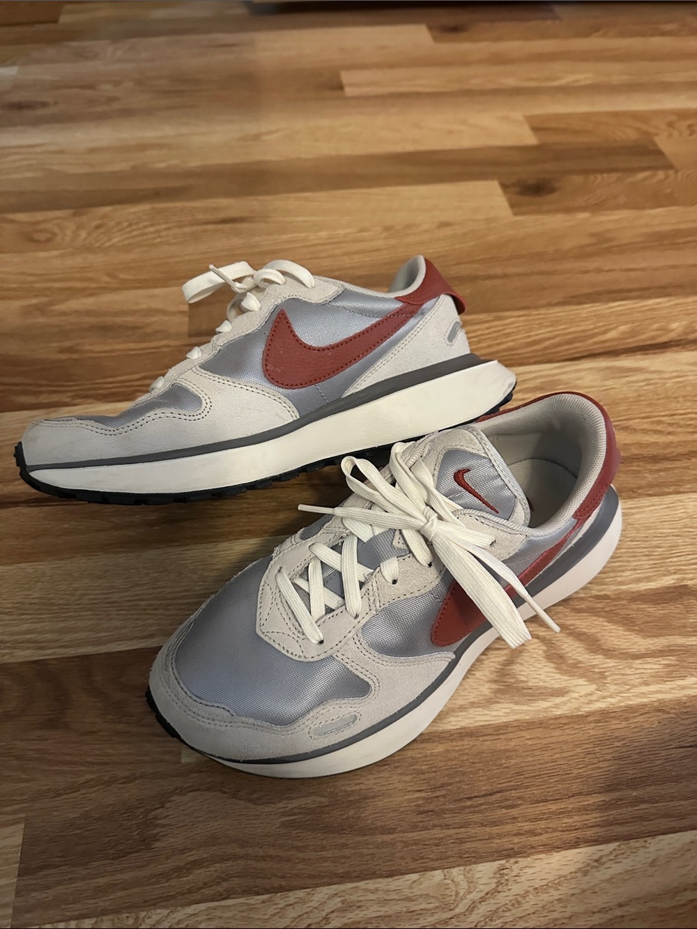 Nike Light Gray Sneakers with Rust Swoosh